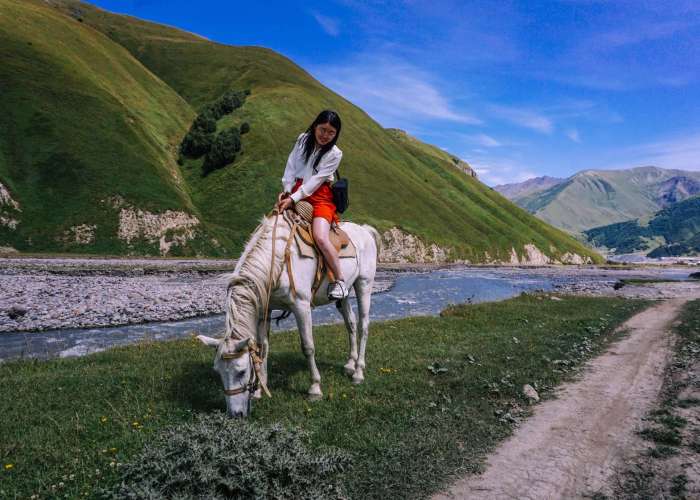 horse riding in Truso Valley